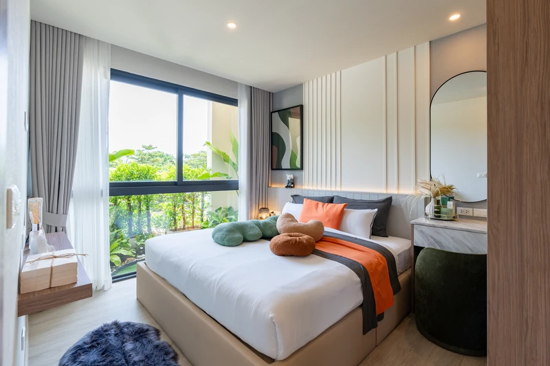 Saint Tropez Naithon — шоурум двухспальной B1: главная спальня с туалетным столиком